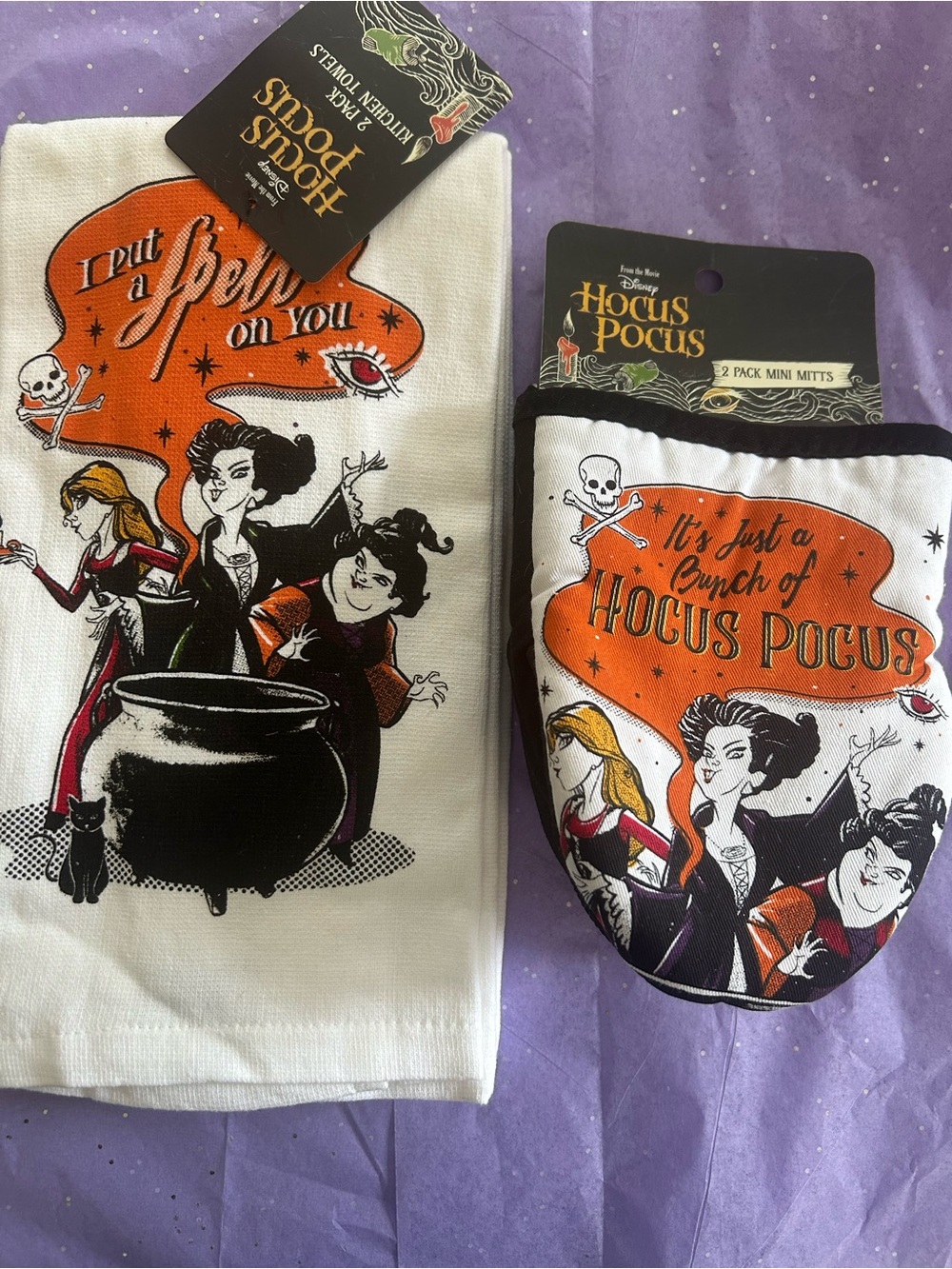 Disney Hocus Pocus Kitchen Towel set and Oven Mini Mitten Set